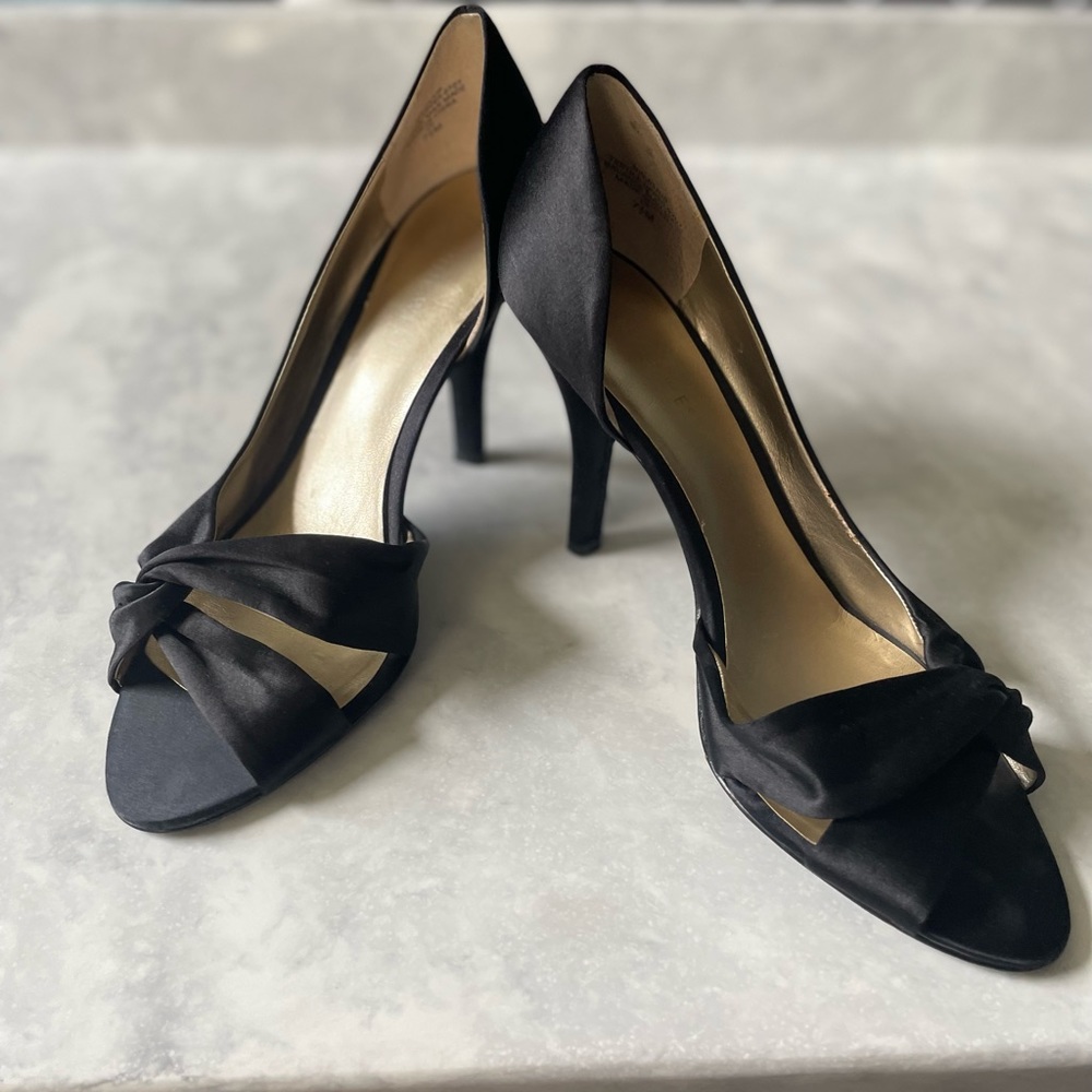 Beautiful and elegant black satin heels